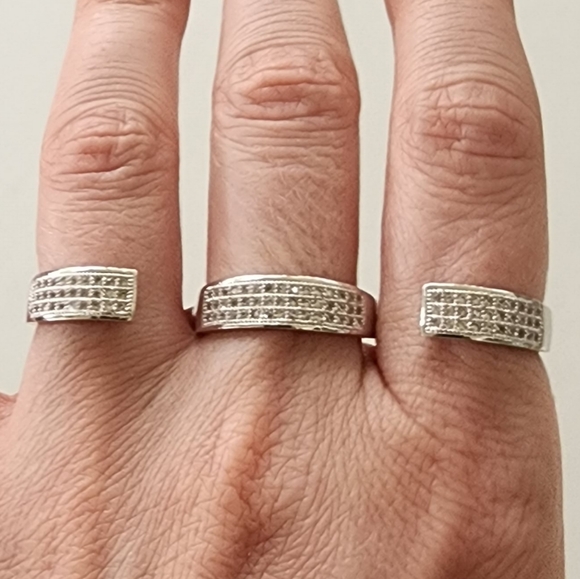 💎 Interwoven 3 Finger Ring - Picture 2 of 8